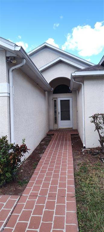 210 Chardonnay Place Valrico, FL 33594 - Photo 3 of 26 front view of a house