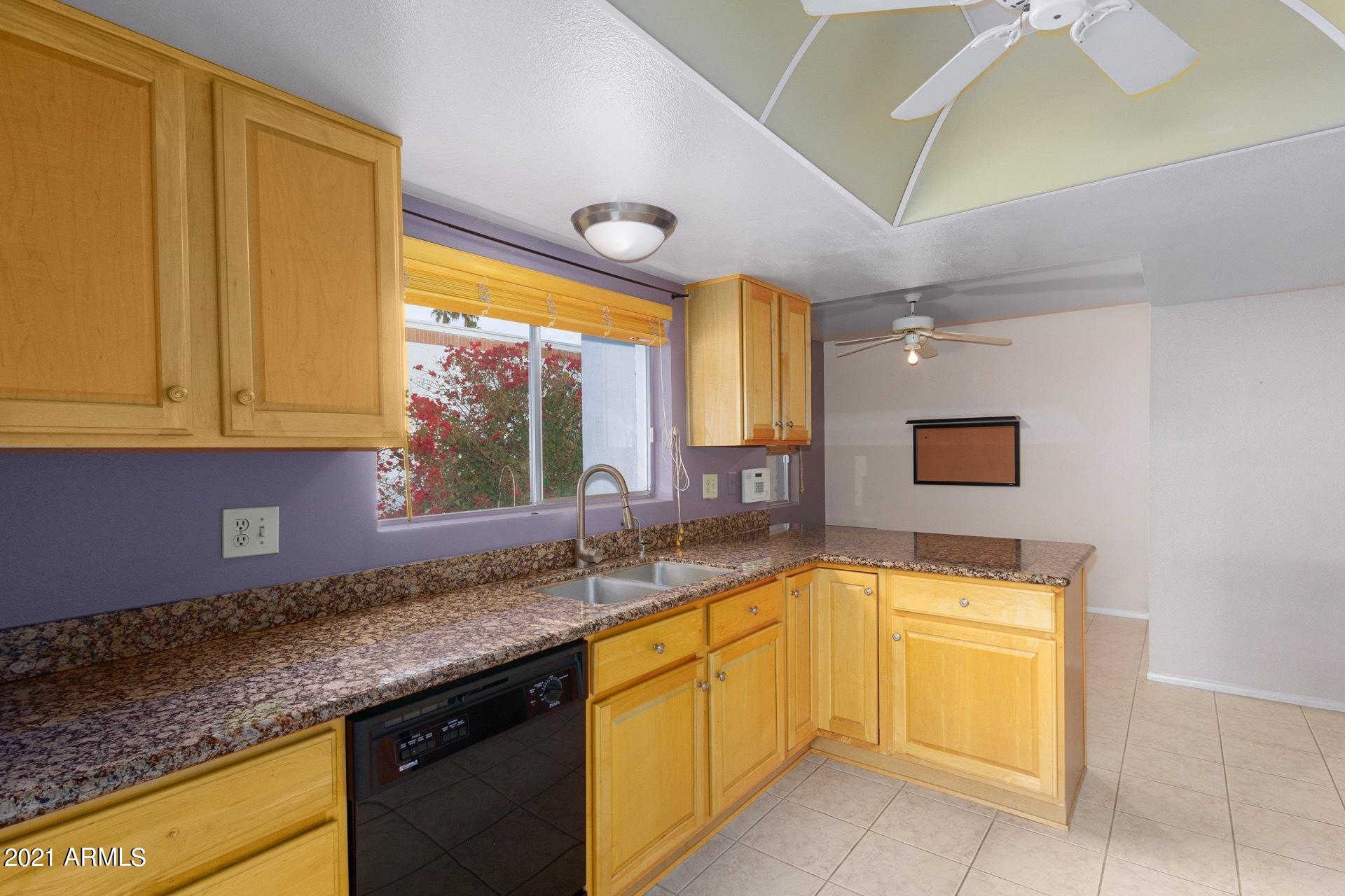 44 East Calavar Road Phoenix, AZ 85022 - Photo 9 of 26 0010-Calavar 10