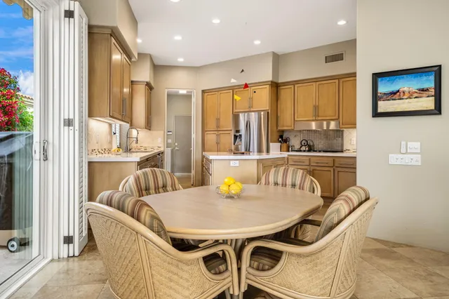 $1,000,000 | 65 Laken Lane, Palm Desert, CA 92211