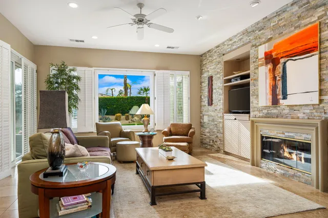 $1,000,000 | 65 Laken Lane, Palm Desert, CA 92211