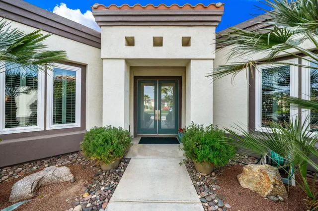 $1,000,000 | 65 Laken Lane, Palm Desert, CA 92211