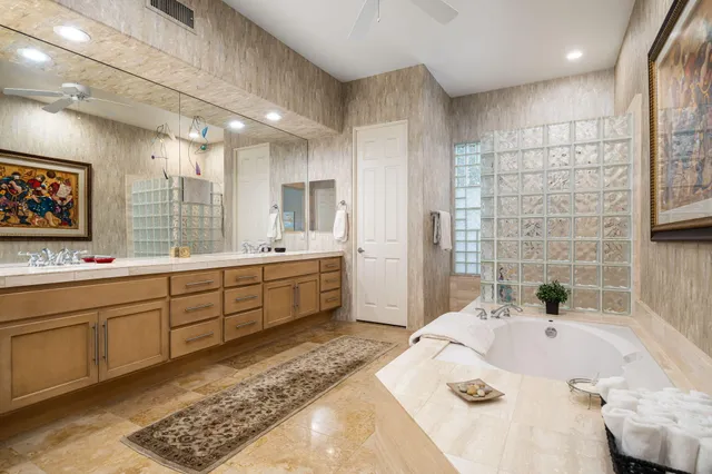 $1,000,000 | 65 Laken Lane, Palm Desert, CA 92211