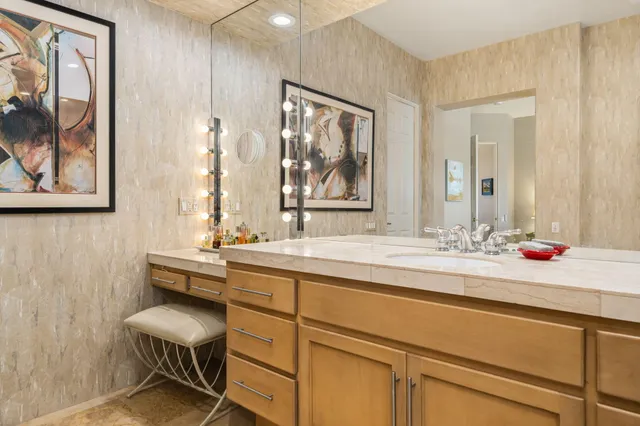 $1,000,000 | 65 Laken Lane, Palm Desert, CA 92211