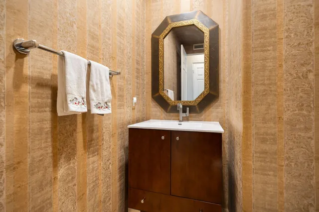 $1,000,000 | 65 Laken Lane, Palm Desert, CA 92211