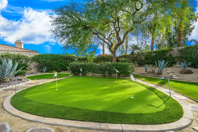 $1,000,000 | 65 Laken Lane, Palm Desert, CA 92211