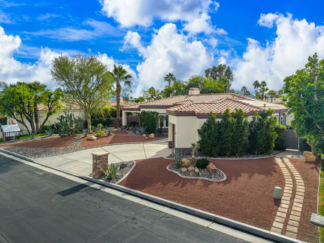 $1,000,000 | 65 Laken Lane, Palm Desert, CA 92211