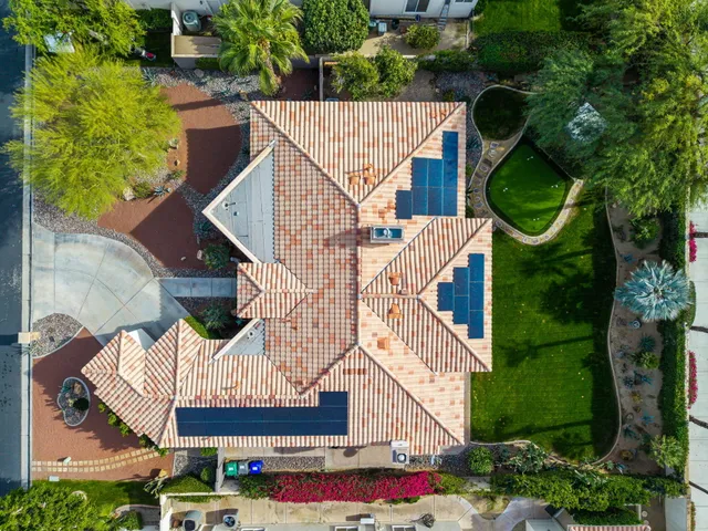 $1,000,000 | 65 Laken Lane, Palm Desert, CA 92211