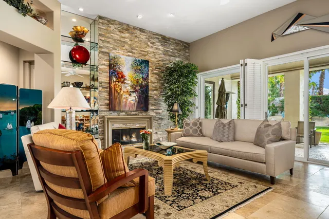 $1,000,000 | 65 Laken Lane, Palm Desert, CA 92211