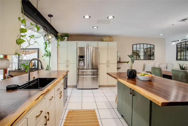 $880,000 | 10605 Southwest 132nd Court, Miami, FL 33186