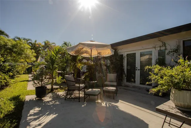 $880,000 | 10605 Southwest 132nd Court, Miami, FL 33186