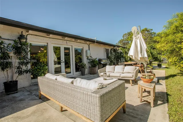 $880,000 | 10605 Southwest 132nd Court, Miami, FL 33186