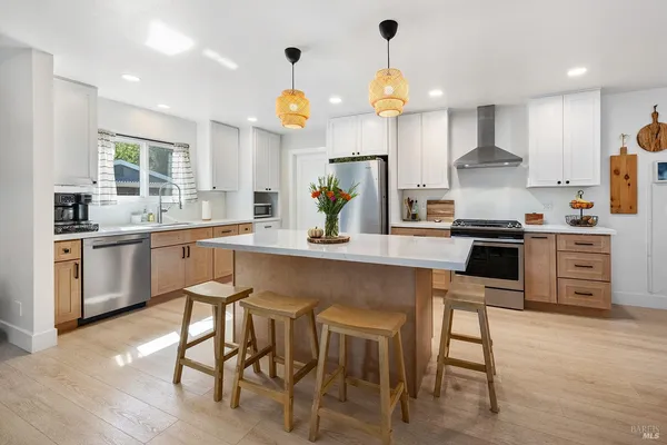 $864,900 | 199 Bailhache Avenue, Healdsburg, CA 95448