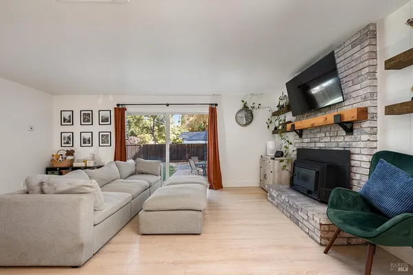 $864,900 | 199 Bailhache Avenue, Healdsburg, CA 95448