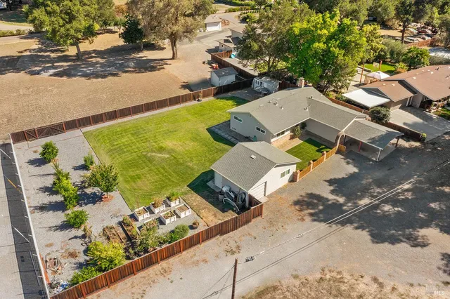 $895,000 | 199 Bailhache Avenue, Healdsburg, CA 95448