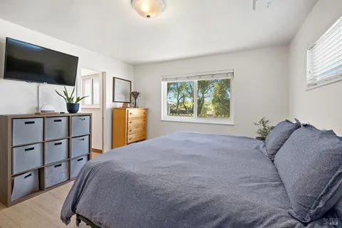 $895,000 | 199 Bailhache Avenue, Healdsburg, CA 95448