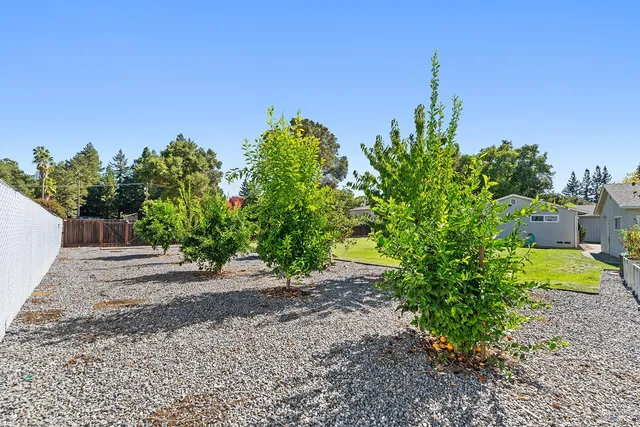 $895,000 | 199 Bailhache Avenue, Healdsburg, CA 95448