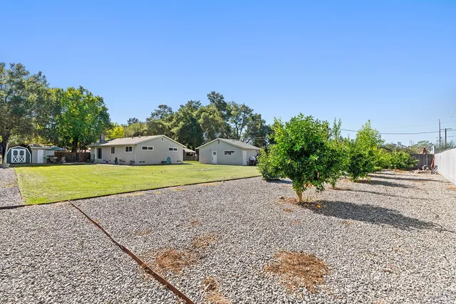 $895,000 | 199 Bailhache Avenue, Healdsburg, CA 95448
