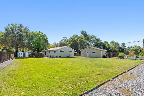 $895,000 | 199 Bailhache Avenue, Healdsburg, CA 95448