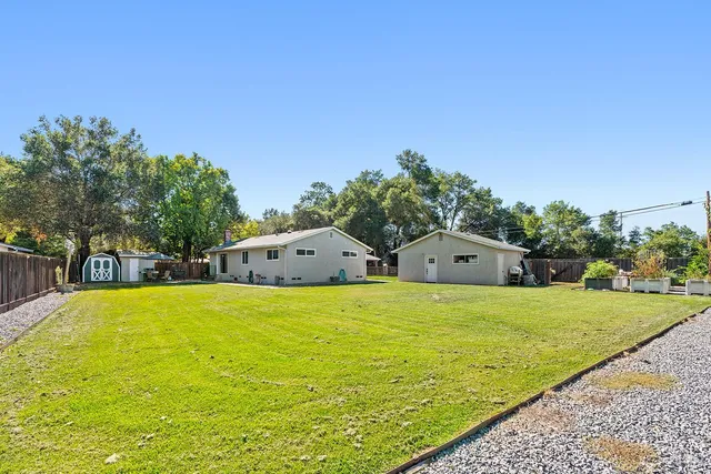 $895,000 | 199 Bailhache Avenue, Healdsburg, CA 95448