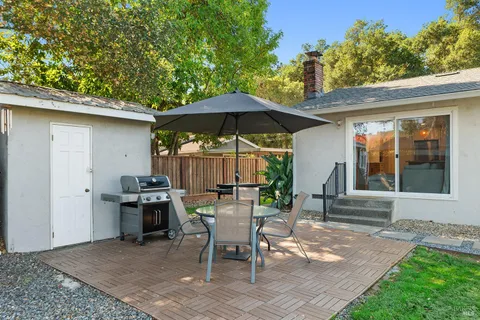 $895,000 | 199 Bailhache Avenue, Healdsburg, CA 95448