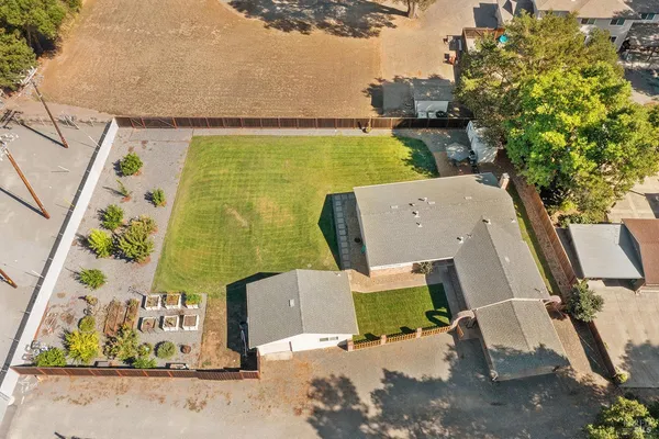$864,900 | 199 Bailhache Avenue, Healdsburg, CA 95448