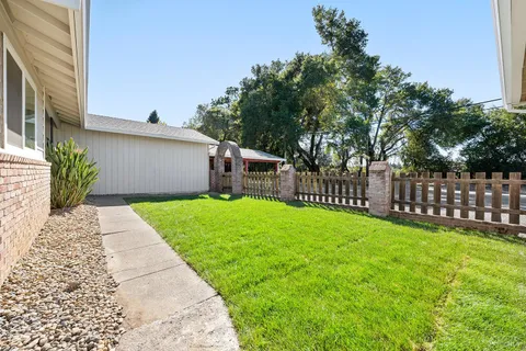 $895,000 | 199 Bailhache Avenue, Healdsburg, CA 95448