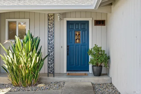 $895,000 | 199 Bailhache Avenue, Healdsburg, CA 95448