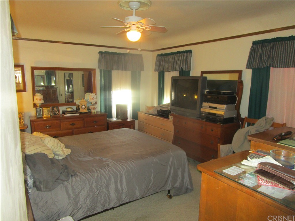 500 Fullerton Avenue Newport Beach, CA 92663 - Photo 3 of 9