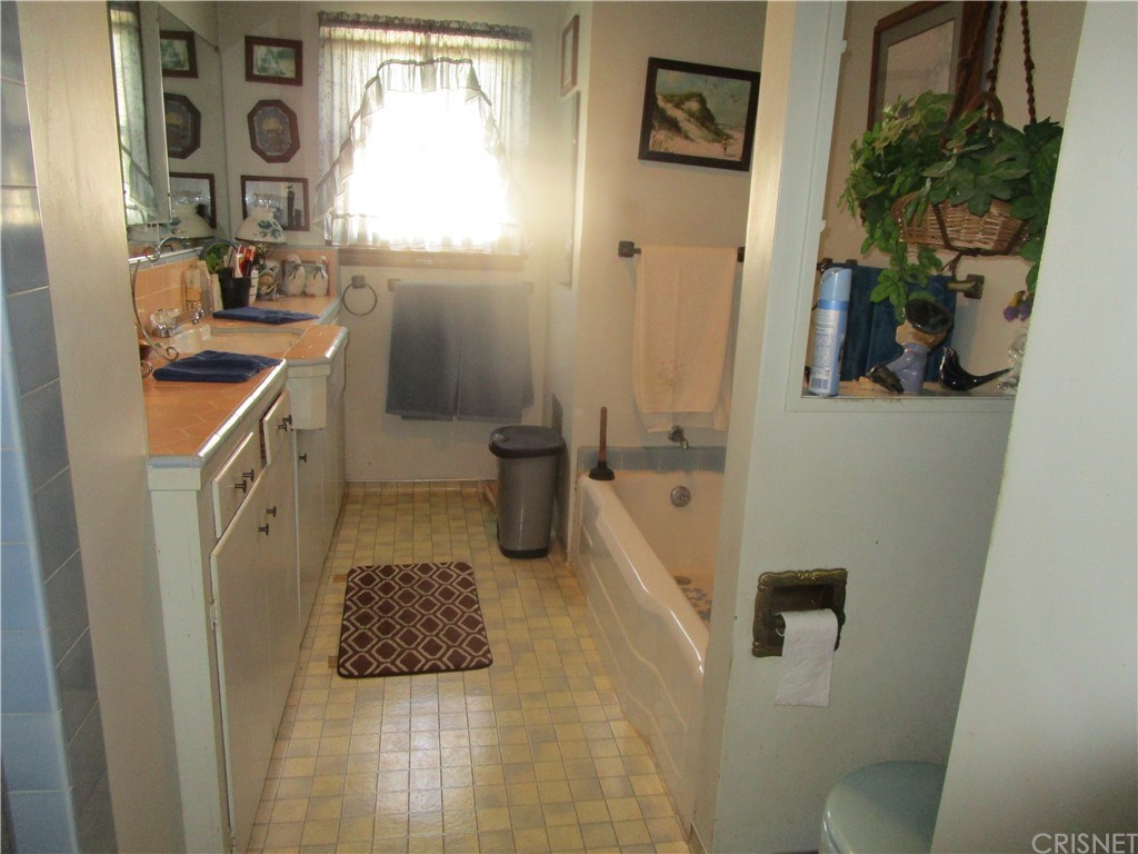 500 Fullerton Avenue Newport Beach, CA 92663 - Photo 8 of 9