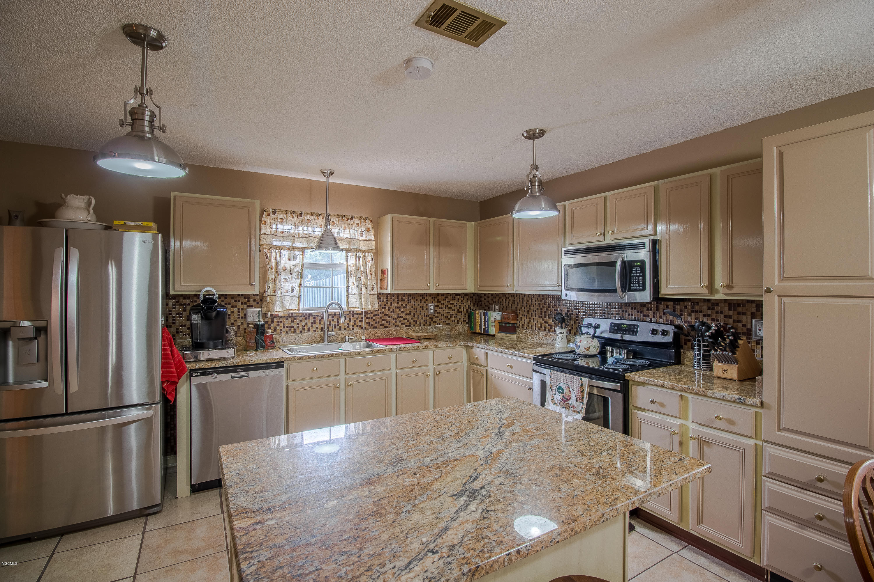 15409 Vick Road Gulfport, MS 39503 - Photo 9 of 50 15409 Vick Road-117