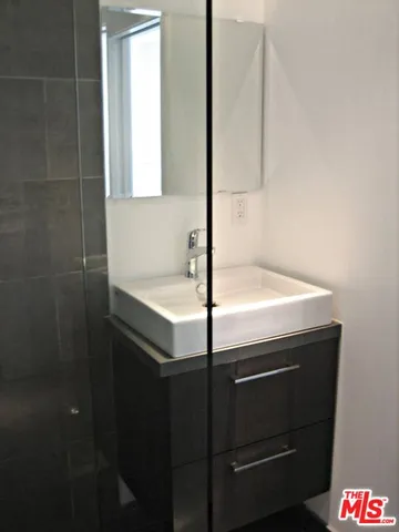 $2,500 | 4125 Huron Avenue, Culver City, CA 90232