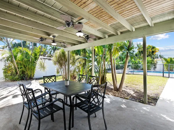 $4,300 | 413 Northeast 25th Avenue, Pompano Beach, FL 33062
