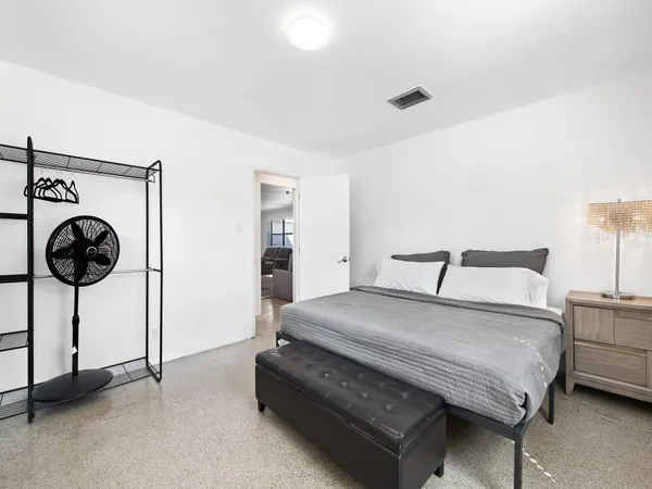 $4,300 | 413 Northeast 25th Avenue, Pompano Beach, FL 33062