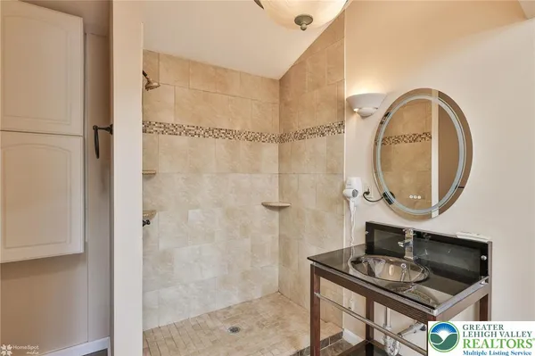 $585,000 | 3032 Center Street, Bethlehem, PA 18017