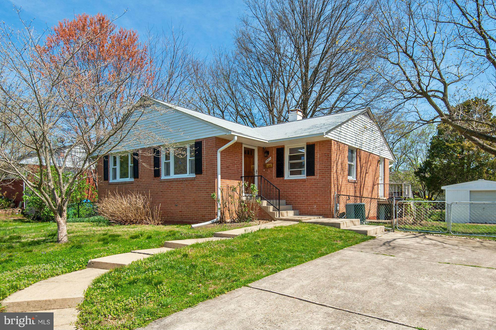 7429 Northrop Road Alexandria, VA 22306 - Photo 1 of 25 Exterior (Front)