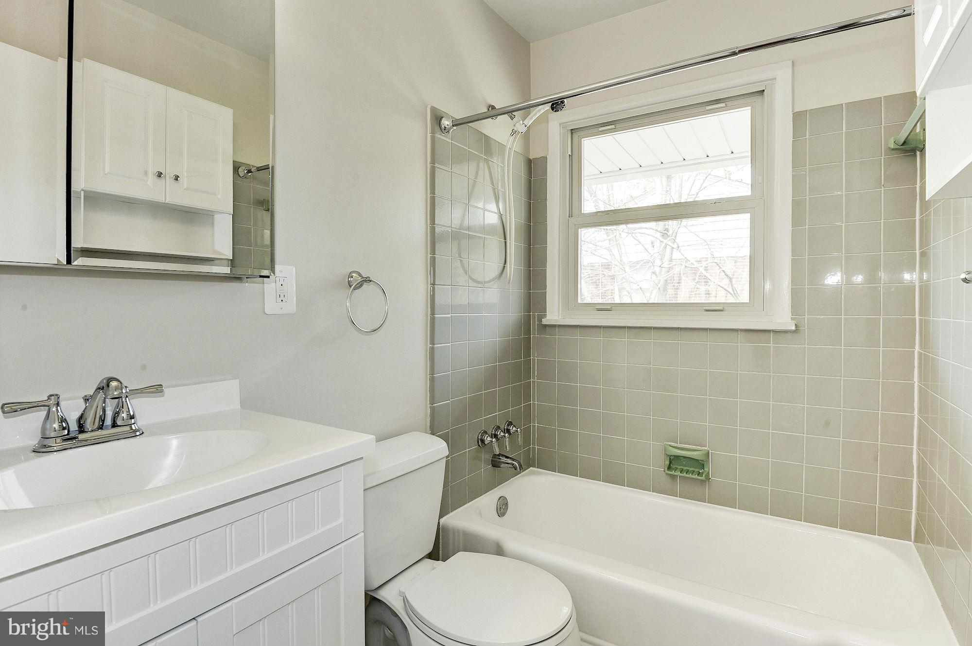 7429 Northrop Road Alexandria, VA 22306 - Photo 14 of 25 Bath