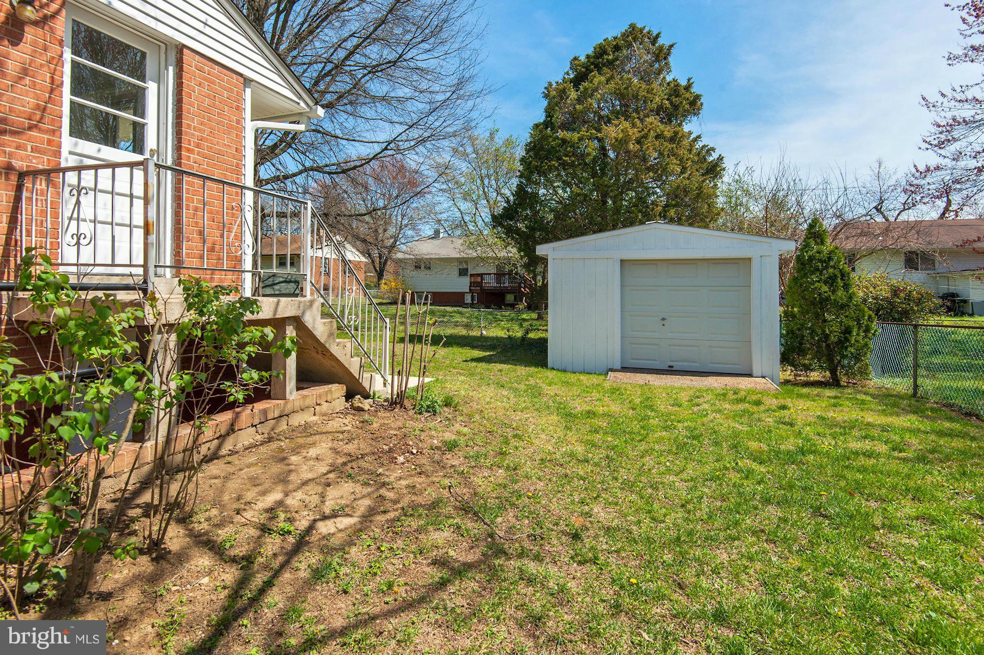 7429 Northrop Road Alexandria, VA 22306 - Photo 25 of 25 Exterior (Rear)