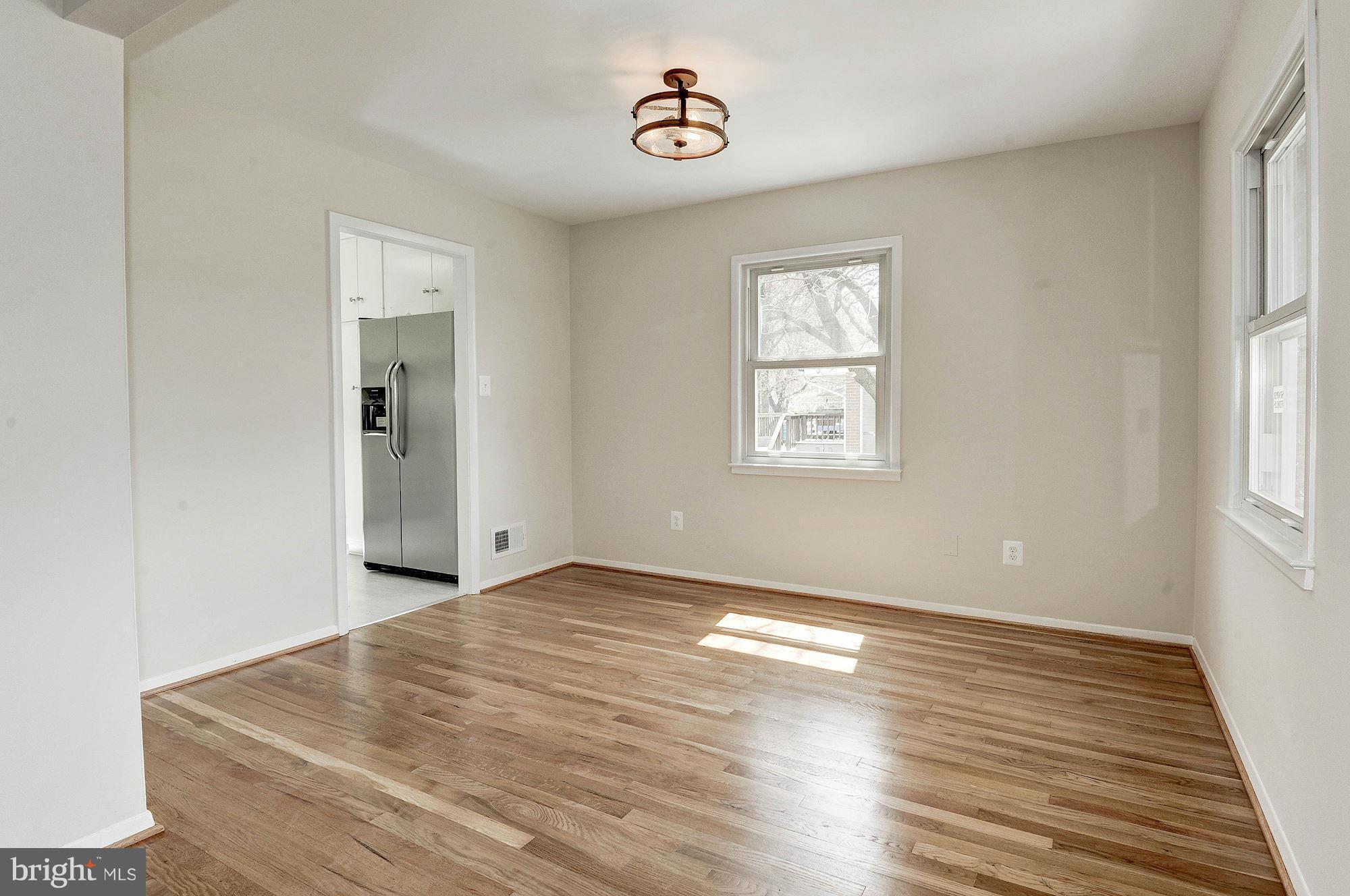 7429 Northrop Road Alexandria, VA 22306 - Photo 5 of 25 Dining Room