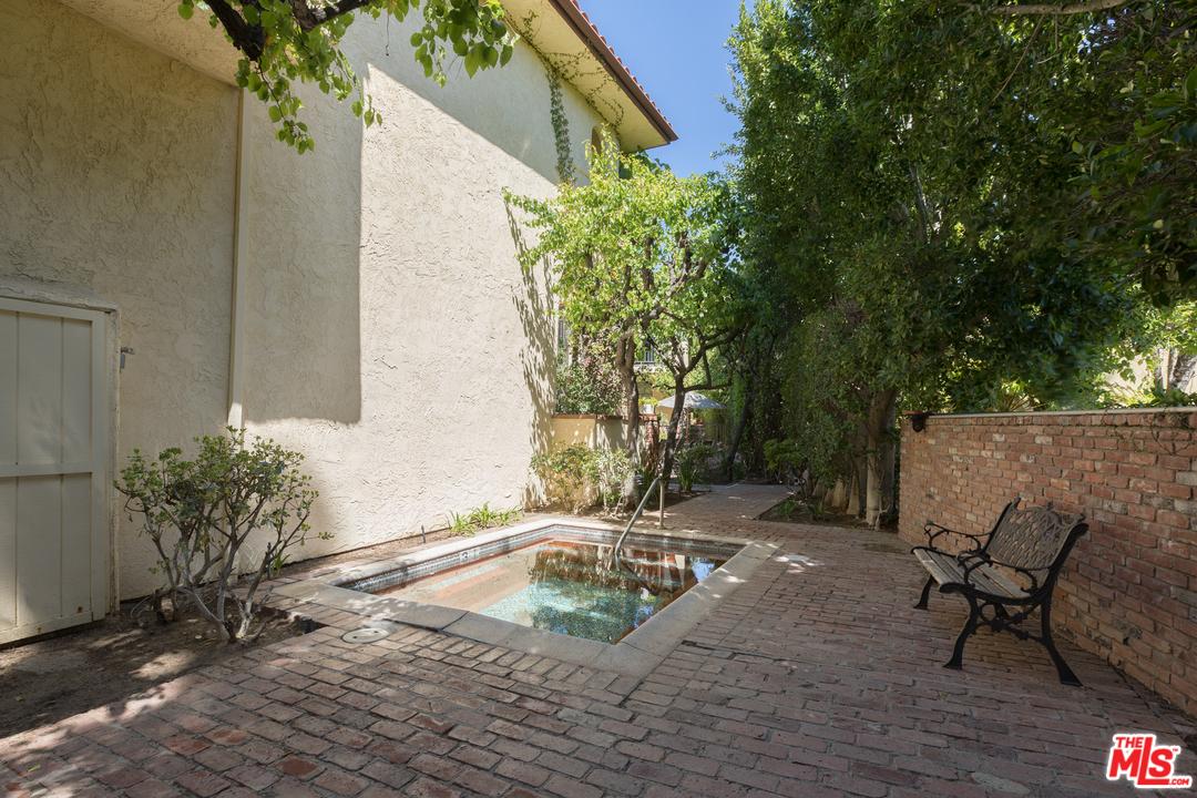2311 Roscomare Road, Unit 2 Los Angeles, CA 90077 - Photo 22 of 25 Gallery Image 22
