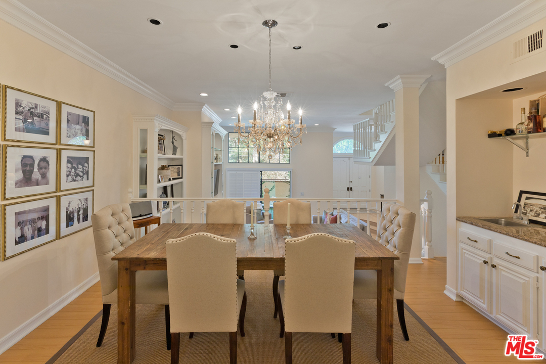 2311 Roscomare Road, Unit 2 Los Angeles, CA 90077 - Photo 5 of 25 Gallery Image 5