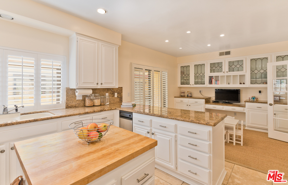 2311 Roscomare Road, Unit 2 Los Angeles, CA 90077 - Photo 8 of 25 Gallery Image 8