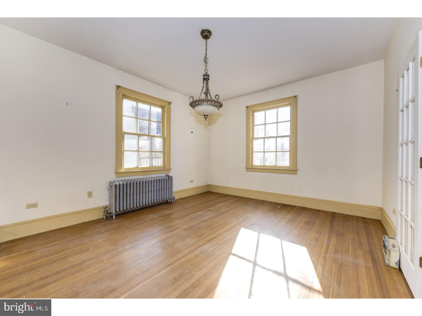 846 Riverside Avenue Trenton, NJ 08618 - Photo 4 of 16 Gallery Image 4