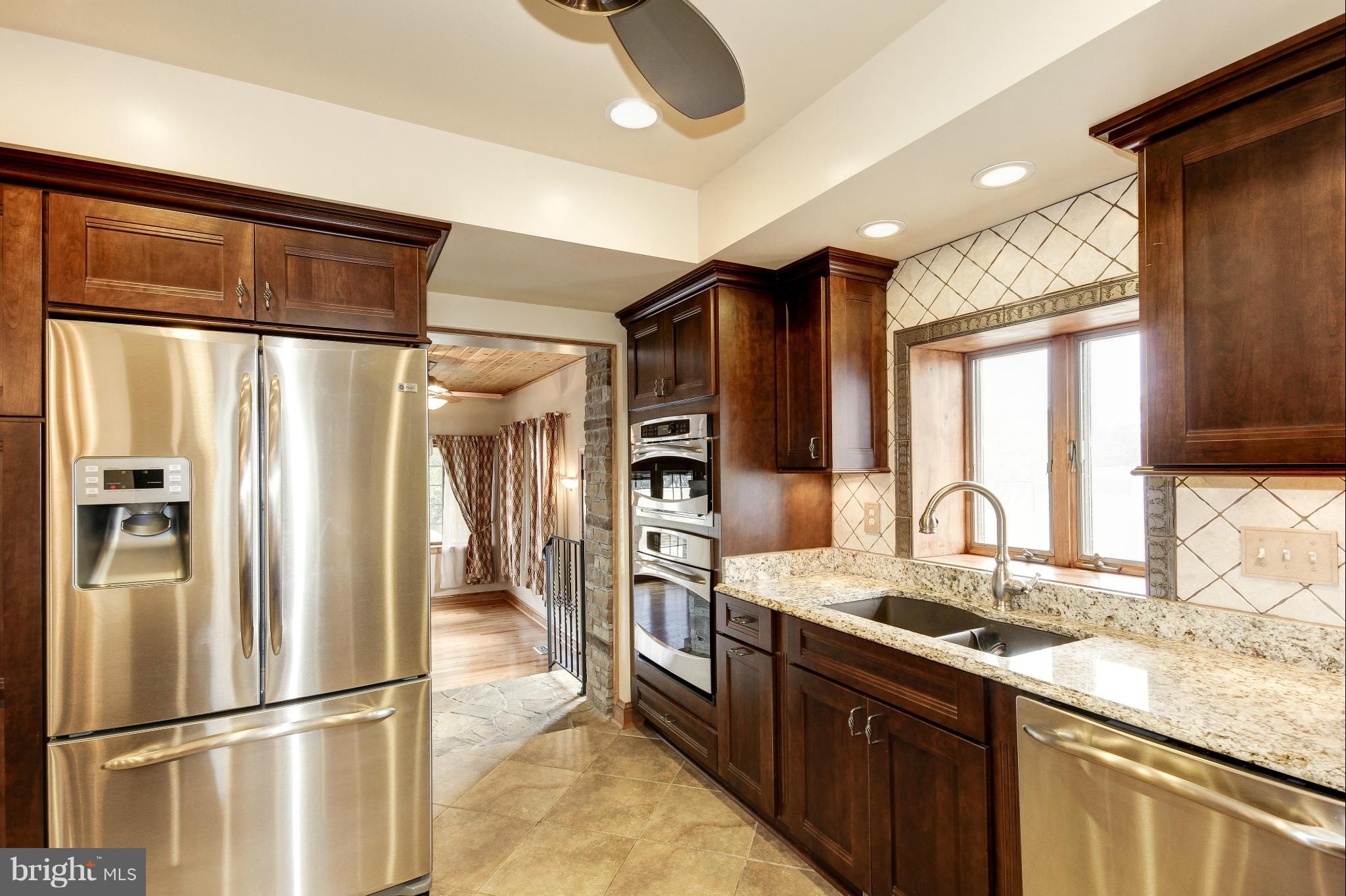 300 Pinewood Road Baltimore, MD 21222 - Photo 9 of 24 Kitchen