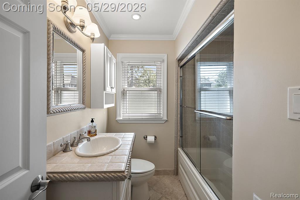 2546 Dorchester Road Birmingham, MI 48009 - Photo 13 of 48