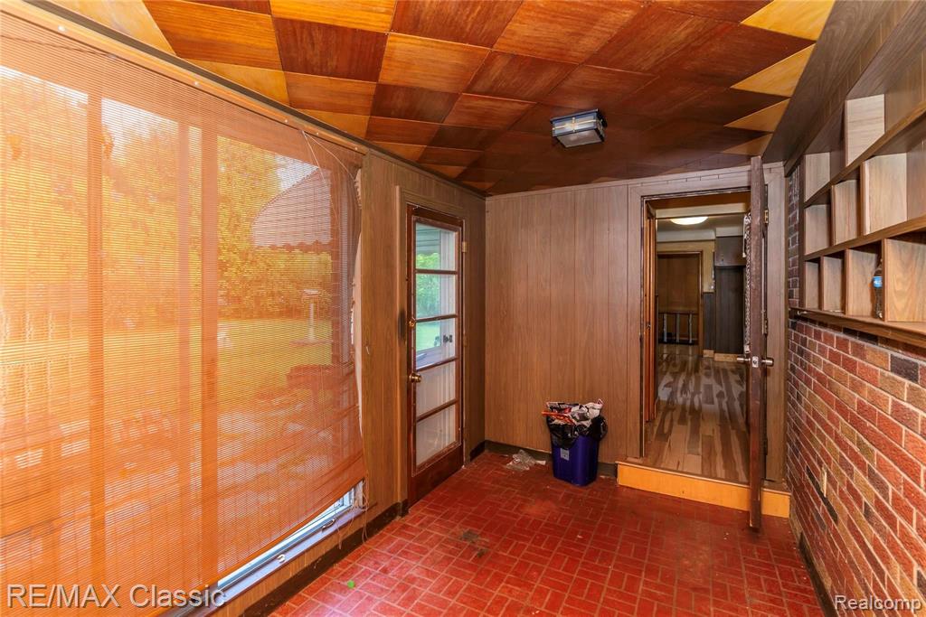 1354 North Gulley Road Dearborn, MI 48128 - Photo 34 of 44