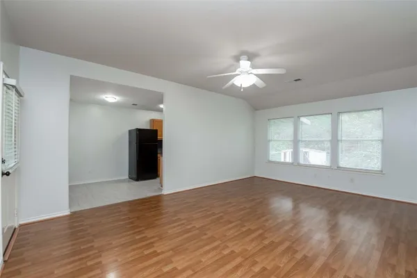 $1,500 | 10680 Royal York Drive, Conroe, TX 77303