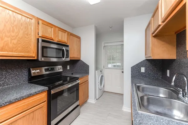 $1,500 | 10680 Royal York Drive, Conroe, TX 77303