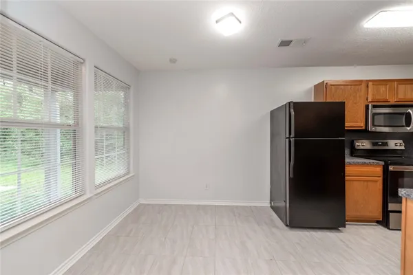 $1,500 | 10680 Royal York Drive, Conroe, TX 77303