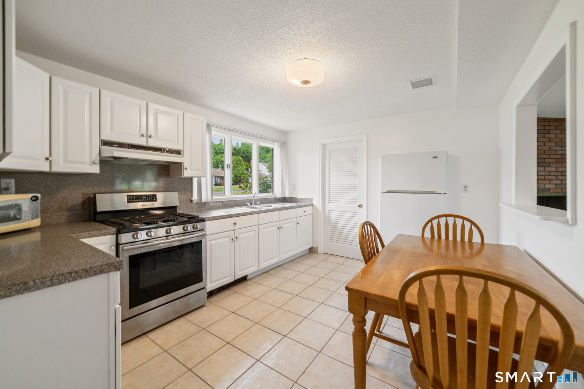 36 Cross Hill Road Wethersfield, CT 06109 - Photo 26 of 40