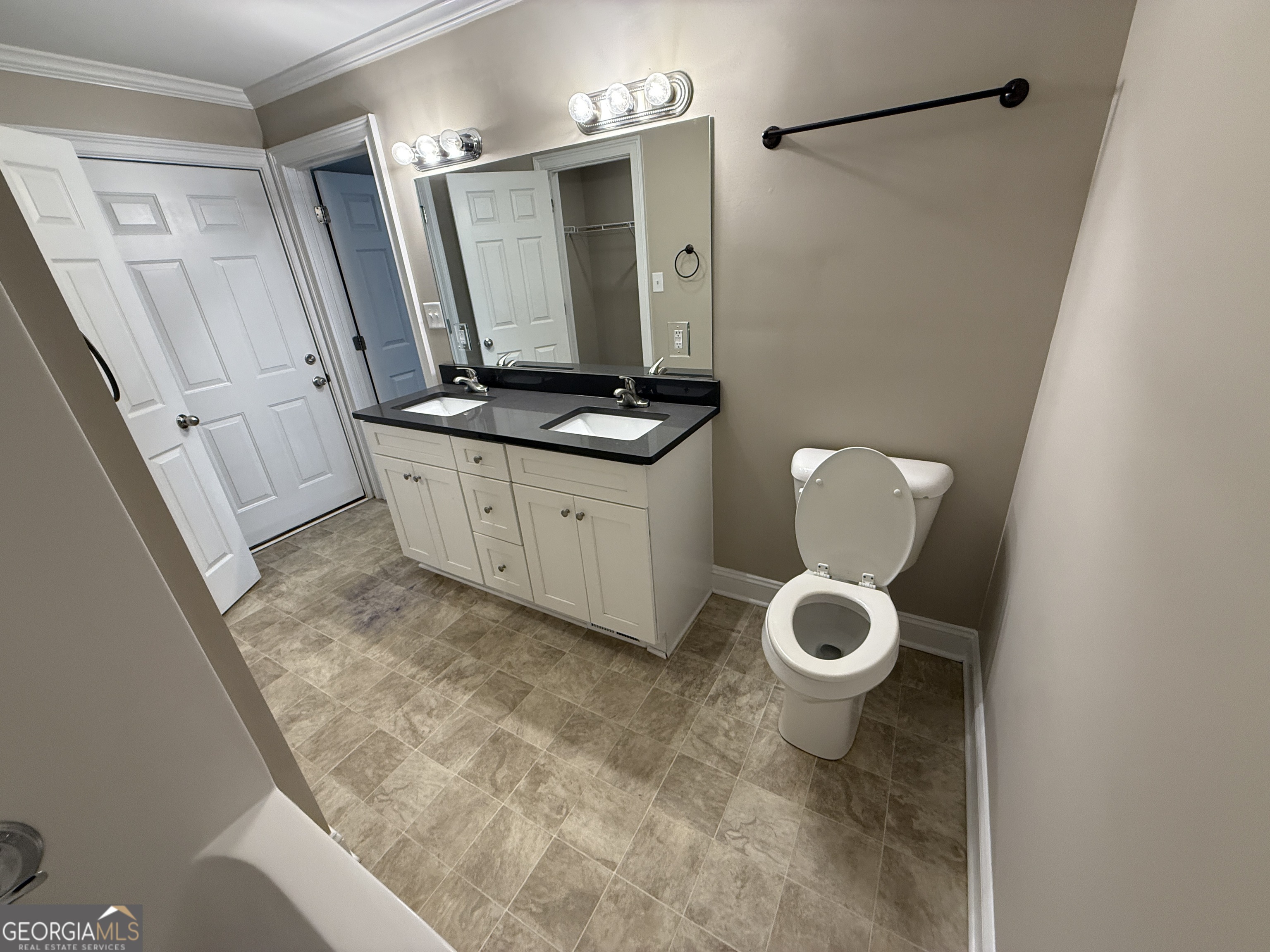 657 Athens Street Jefferson, GA 30549 - Photo 13 of 17